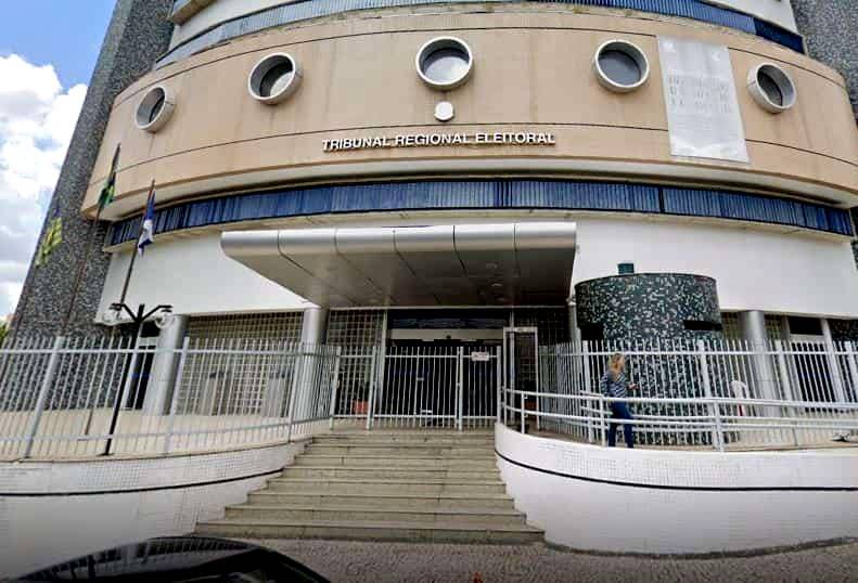 Com mais de 30 ações, pré-candidatos também travam batalha no tapetão eleitoral
